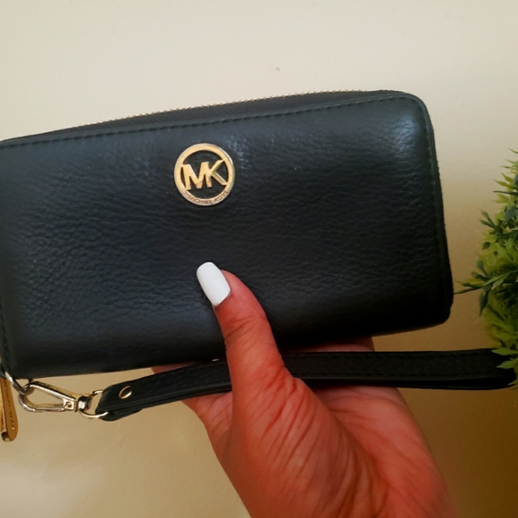 Michael Kors Leather Wristlet - Picture 2 of 8